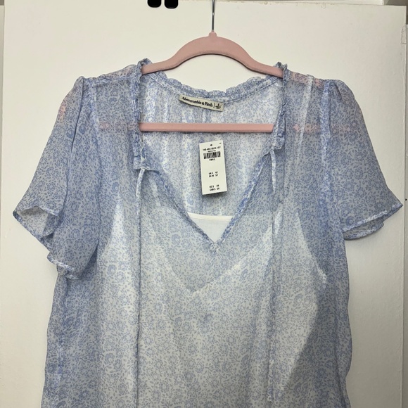 Abercrombie top - Picture 1 of 3